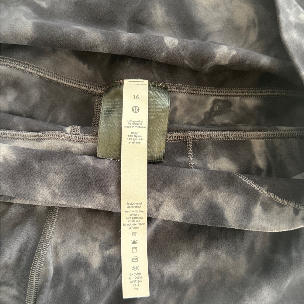 lululemon athletica Black Marble-Effect Leggings - Picture 4 of 4